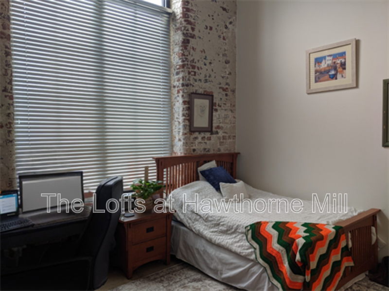 1101 Hawthorne Ln #132 - Photo 5 of 6
