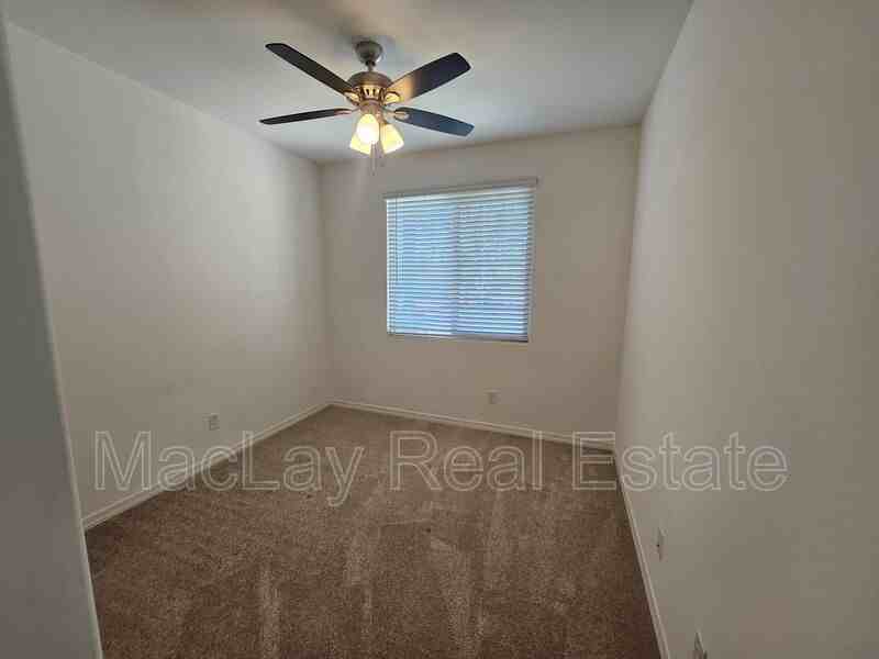 22815 E Watford Dr - Photo 6 of 23