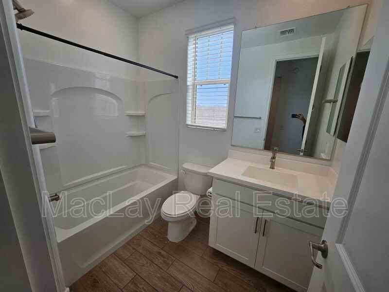 22815 E Watford Dr - Photo 7 of 23