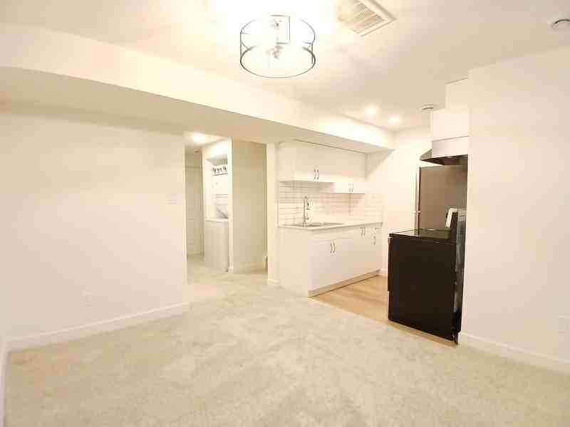 1922 209 St Nw - Photo 4 of 13