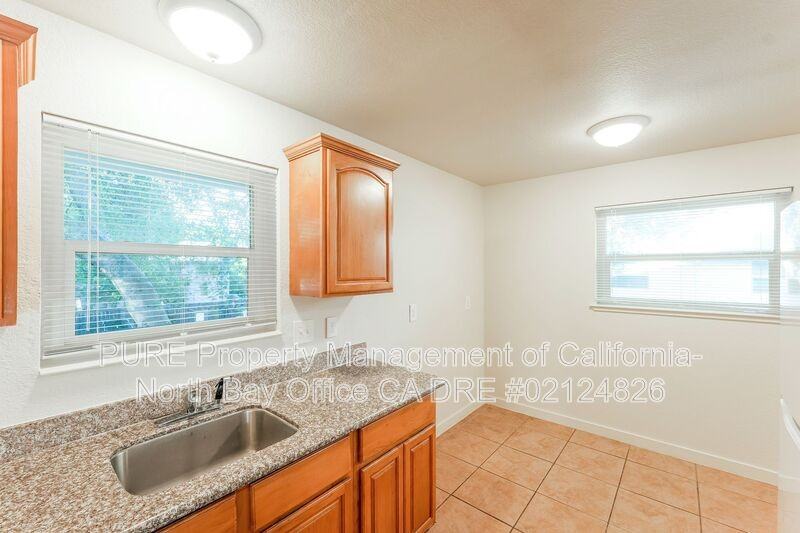 1402 Washington St #6 - Photo 2 of 12