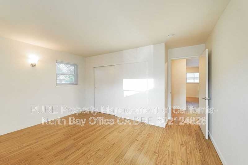 1402 Washington St #6 - Photo 6 of 12
