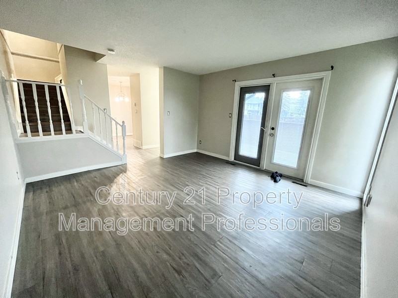 14634-25 Street Nw - Photo 3 of 22