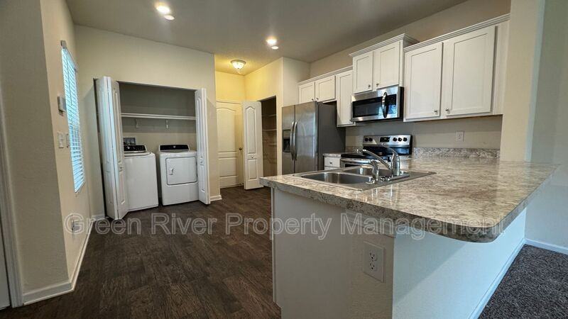 8068 Echo Springs Rd - Photo 3 of 23