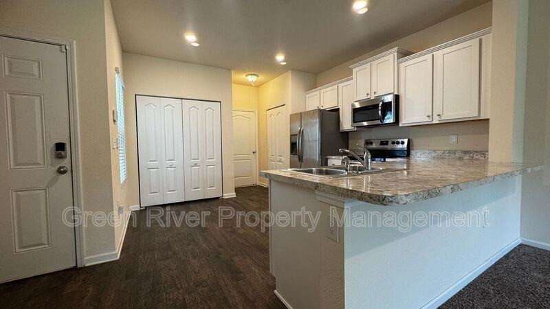 8068 Echo Springs Rd - Photo 5 of 23