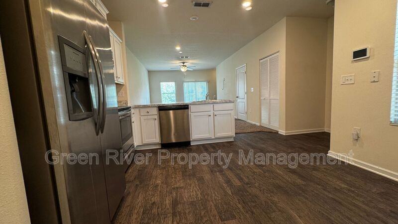 8068 Echo Springs Rd - Photo 6 of 23