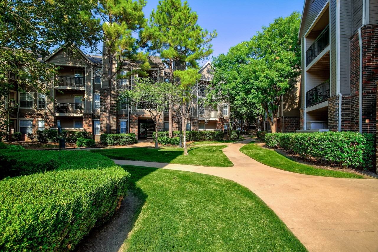 Riverside Park Apartments - Photo 2 of 10