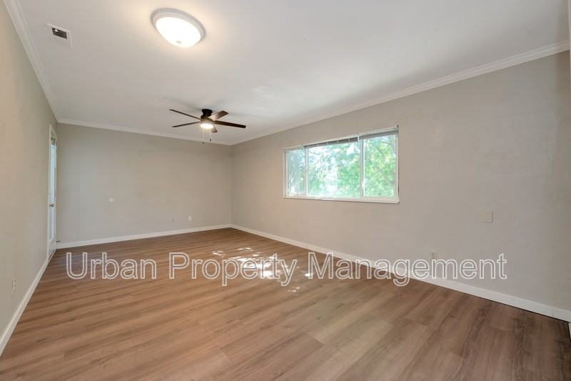 1813 Westsouth #F301 - Photo 4 of 19
