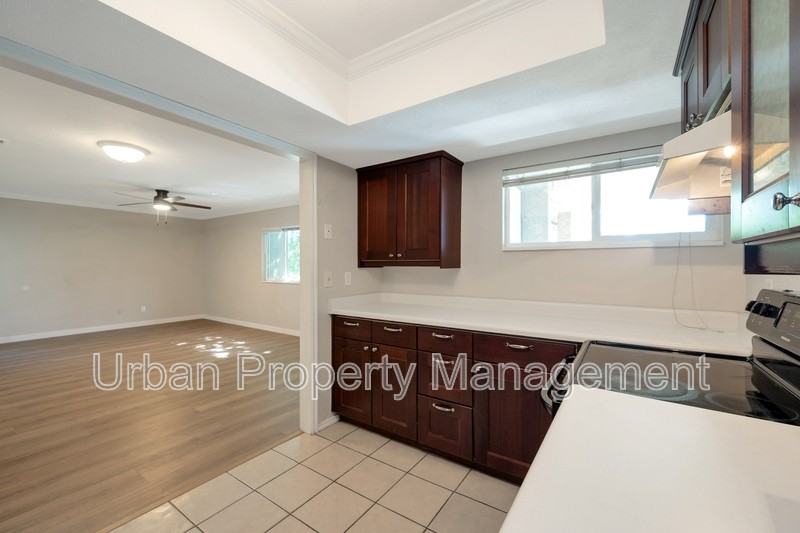 1813 Westsouth #F301 - Photo 6 of 19
