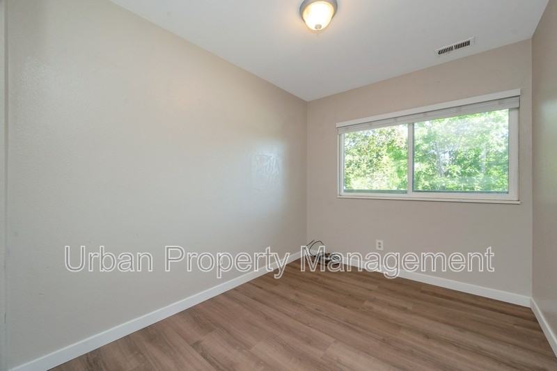 1813 Westsouth #F301 - Photo 7 of 19