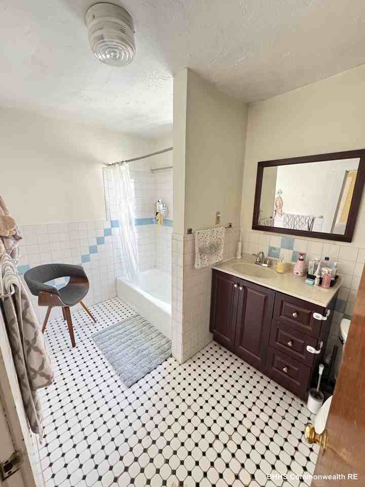 34 Kinnaird St #2 - Photo 4 of 13