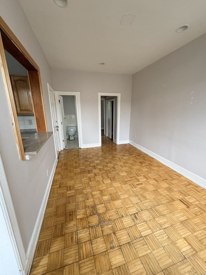 208 Pennsylvania Ave #3 - Photo 5 of 6