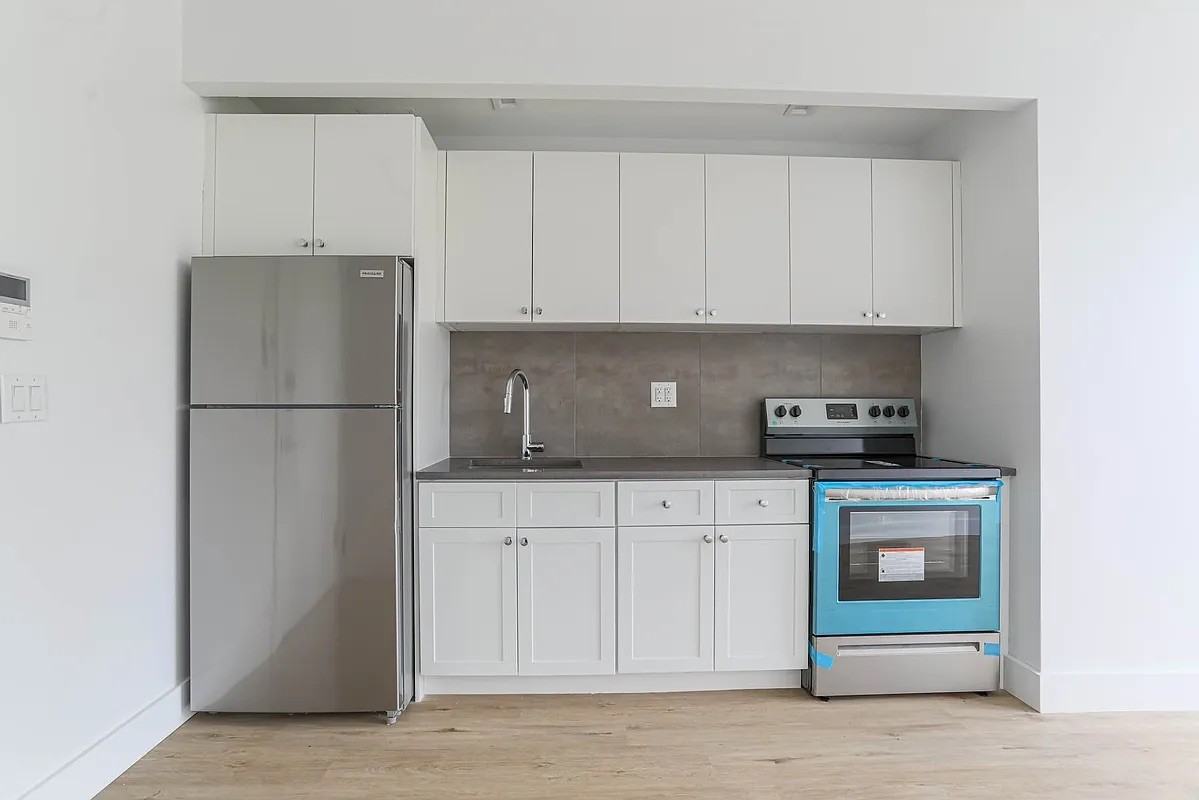 2510 Bedford Ave #5 - Photo 4 of 8