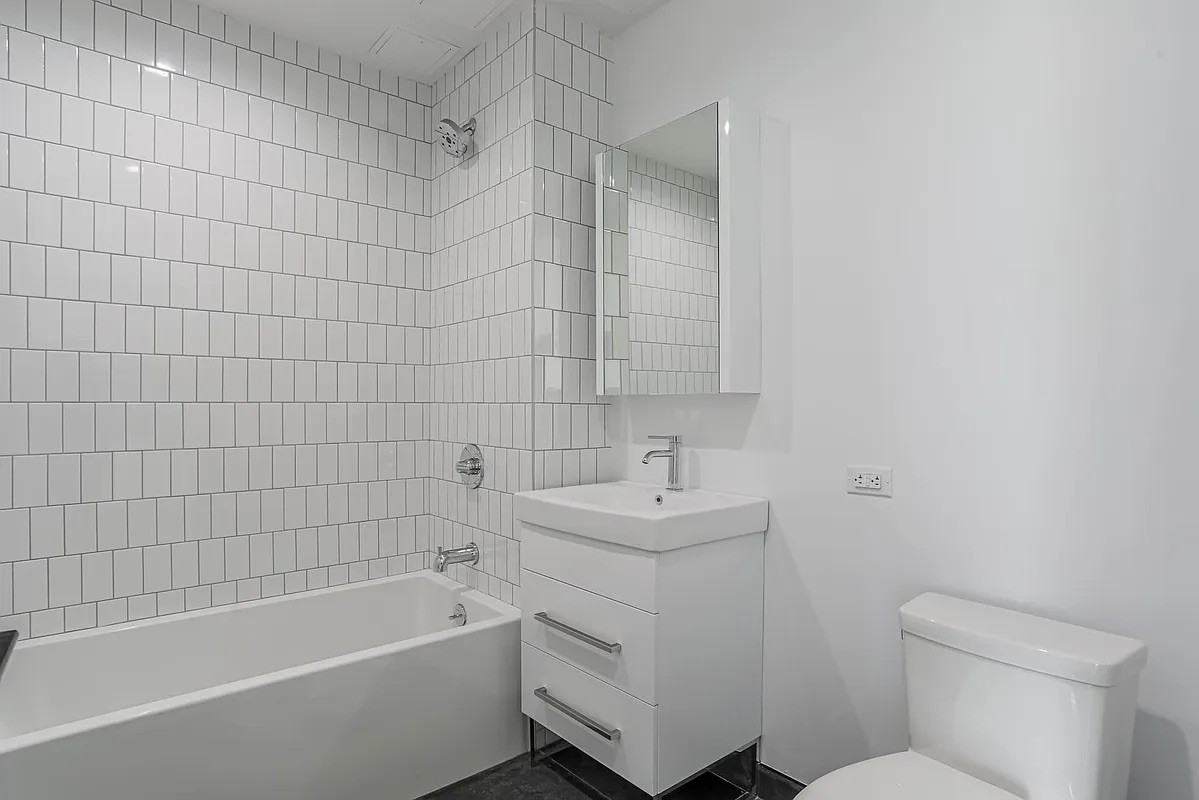 2510 Bedford Ave #5 - Photo 5 of 8
