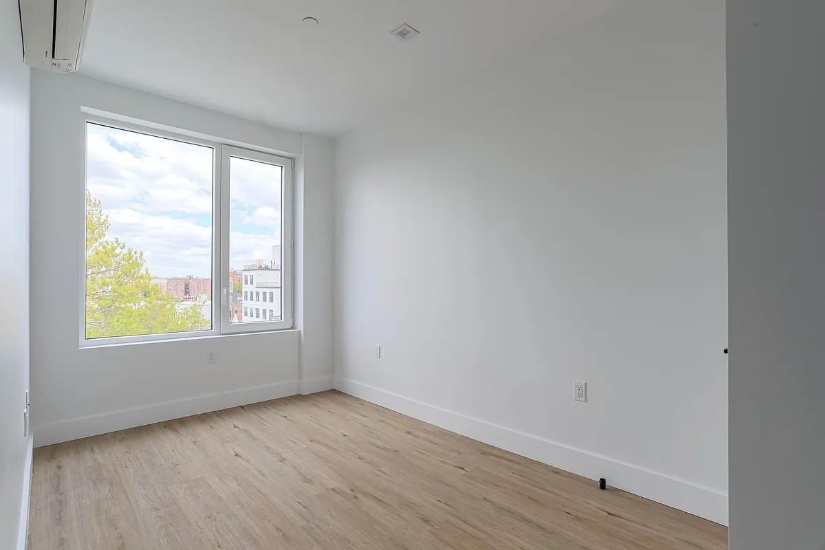 2510 Bedford Ave #5 - Photo 6 of 8