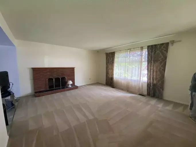 11101 Seaport Ave - Photo 3 of 11