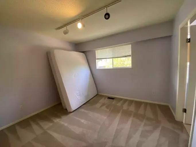 11101 Seaport Ave - Photo 7 of 11