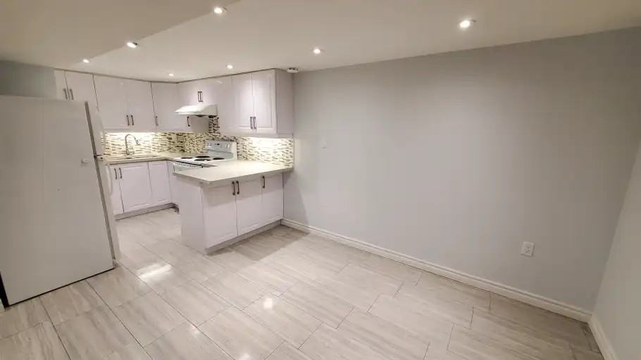 526 Grenfell St #2 - Photo 6 of 16