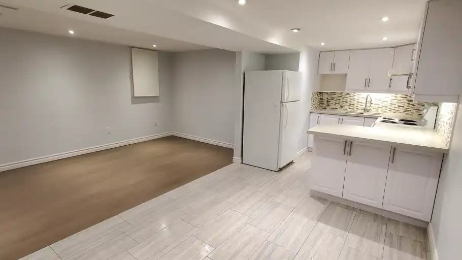 526 Grenfell St #2 - Photo 7 of 16