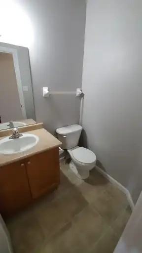 42 Eglington St - Photo 2 of 13