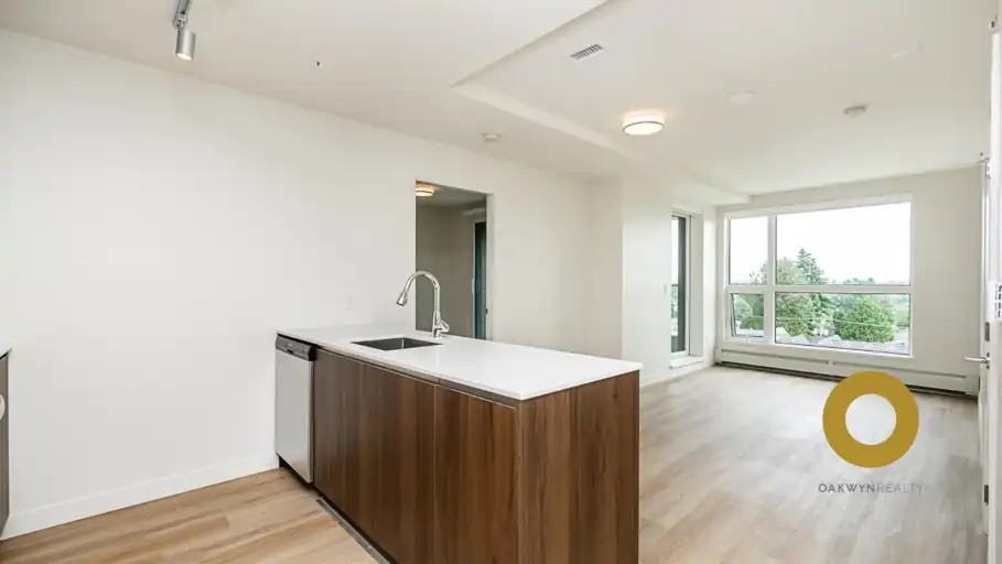 6137 Cambie St #501 - Photo 5 of 17
