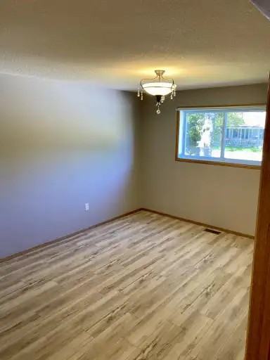 75 Westmount Dr S #1 - Photo 3 of 10