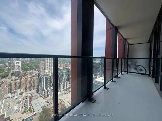 180 Front St E #4016 - Photo 6 of 8