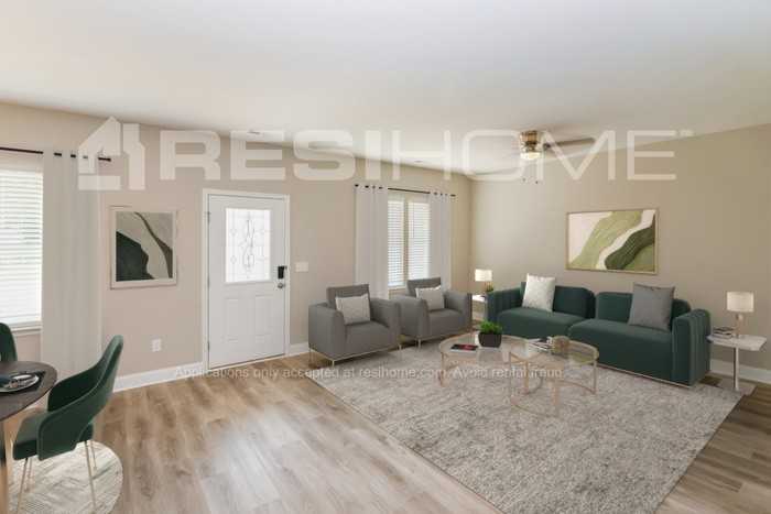 841 7th St - Photo 7 of 17