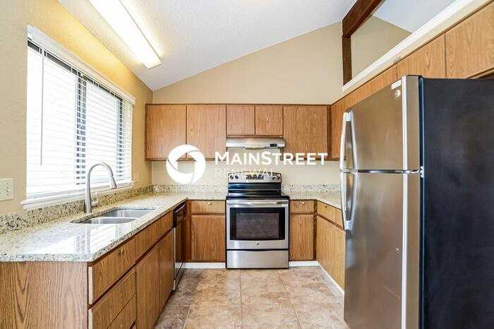 611 W Sunrise Dr - Photo 6 of 15