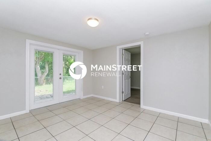 7841 Akron Ave - Photo 4 of 16