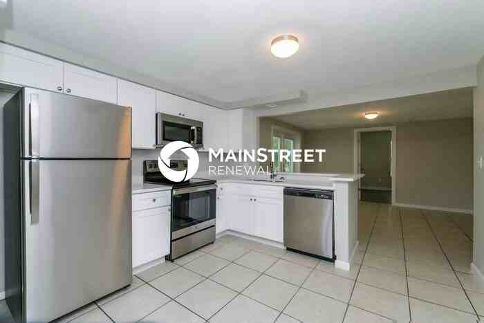 7841 Akron Ave - Photo 5 of 16