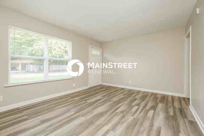 1010 Wingate St - Photo 3 of 16