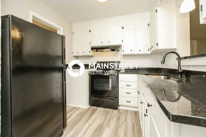 1010 Wingate St - Photo 6 of 16
