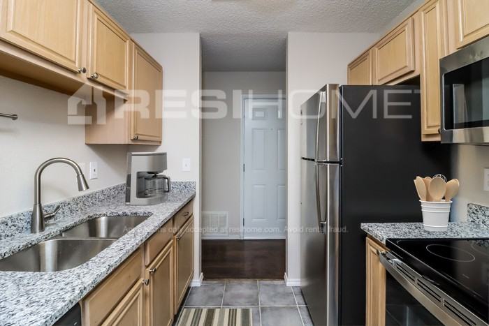 10228 Dallam Ln - Photo 3 of 17