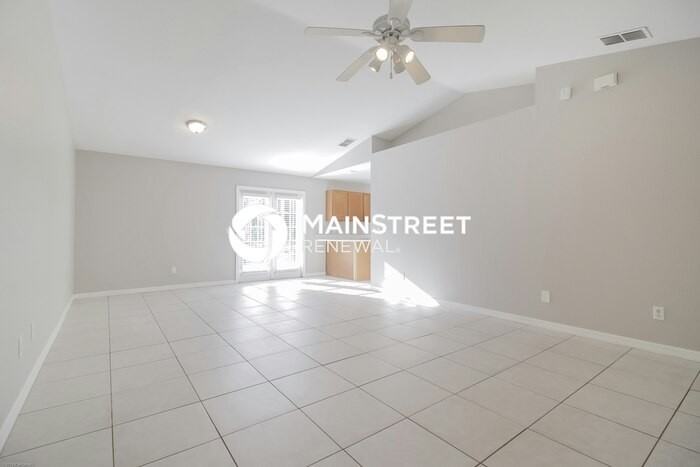 103 Eagle Point Blvd - Photo 4 of 16