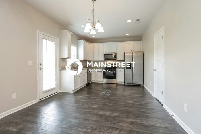 728 Mitscher Dr - Photo 5 of 16