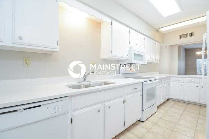 901 N Camino Seco - Photo 5 of 16