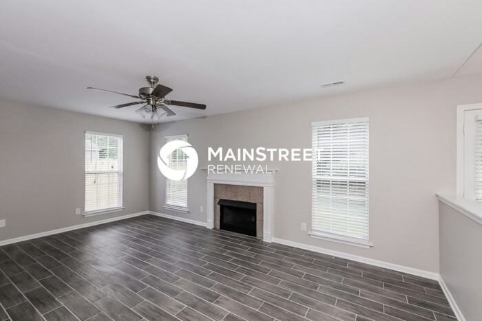 3304 Braefield Dr - Photo 4 of 17