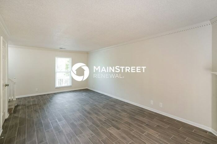 124 Newcastle Ct - Photo 4 of 17