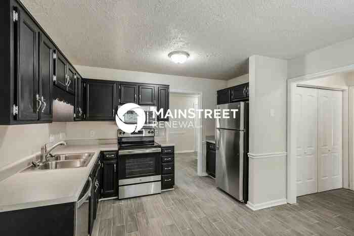 124 Newcastle Ct - Photo 6 of 17