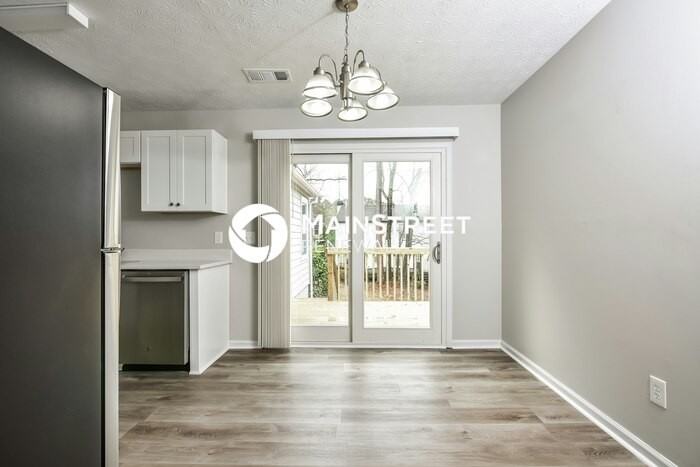 637 Woodcrest Manor Dr - Photo 5 of 15