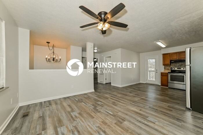 5805 Whisper Wood Rd - Photo 4 of 11