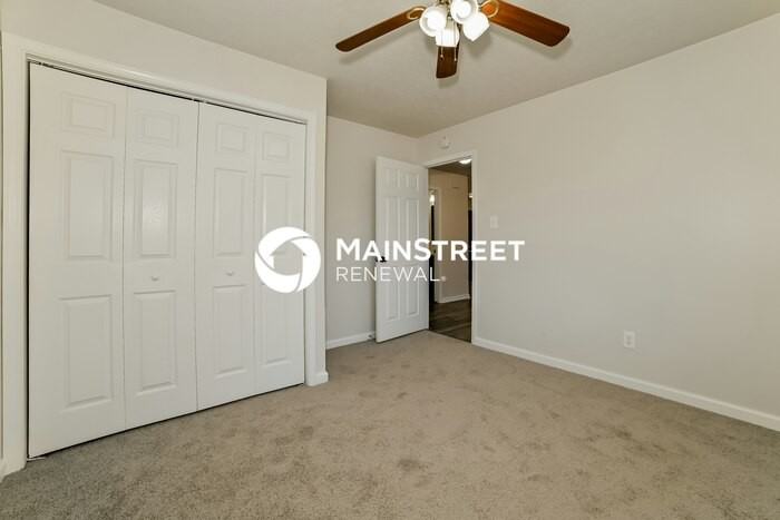 5805 Whisper Wood Rd - Photo 7 of 11