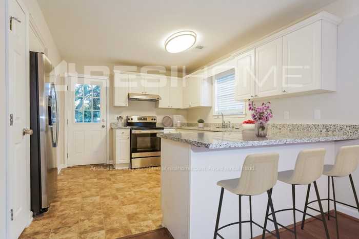 505 Walker Rd - Photo 3 of 17
