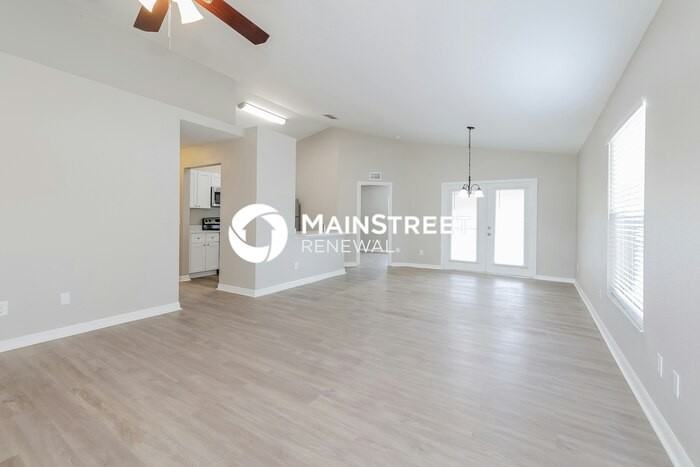 132 Eagle Point Blvd - Photo 2 of 16
