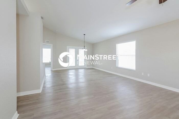 132 Eagle Point Blvd - Photo 3 of 16
