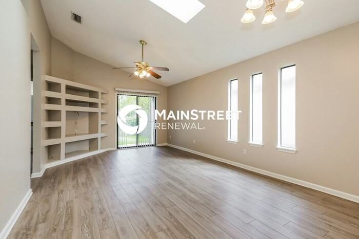 1267 Suffolk Pl - Photo 5 of 17
