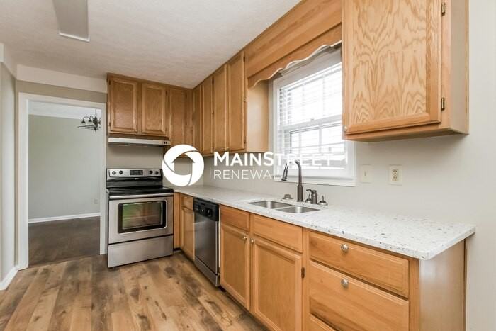 100 Maplewood Ln - Photo 6 of 15