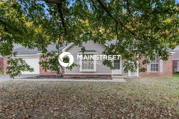 7644 Woodshire Dr - Photo 3 of 16