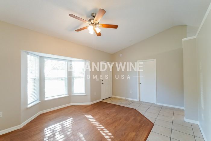 5121 Teather St - Photo 7 of 34